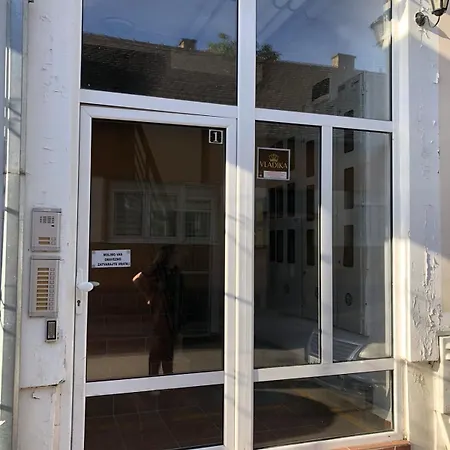 Easy Check In 021 Vladika