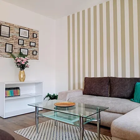 Easy Check In 021 Vladika