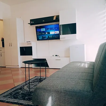 Easy Check In 021 Vladika *