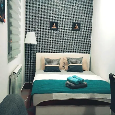 Easy Check In 021 Vladika *